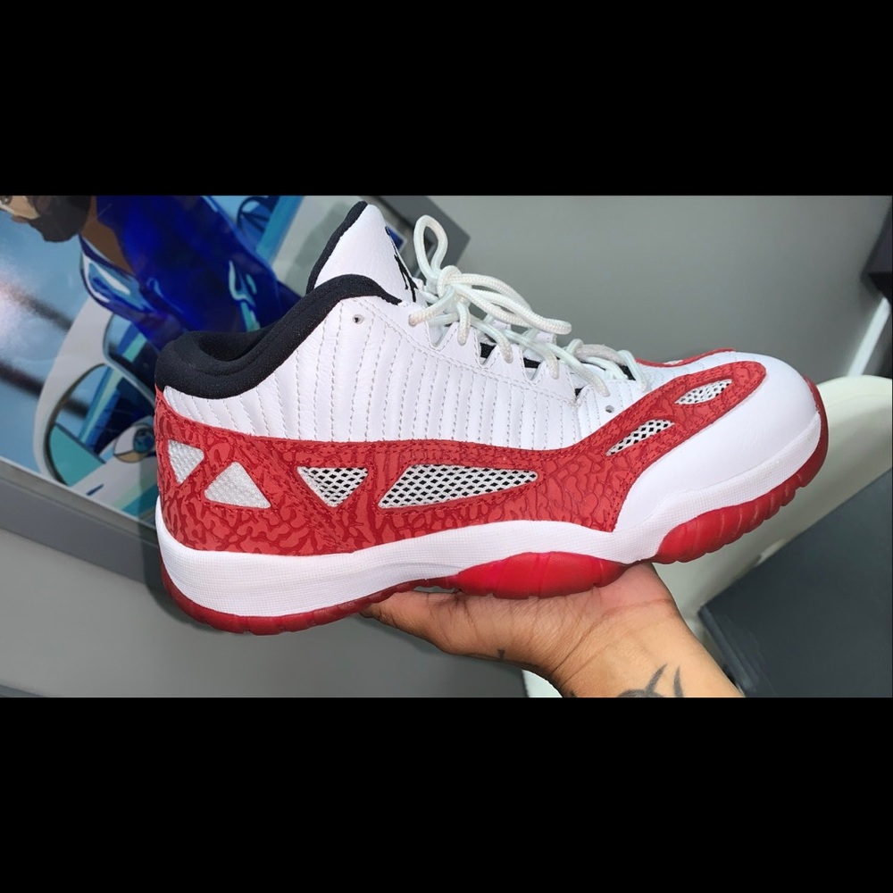 Air Jordan 11 low white/red